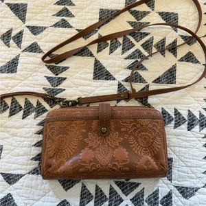 The sak iris crossbody